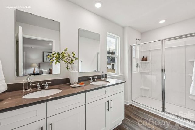 2122 10th Street SE, Hickory, NC 28602