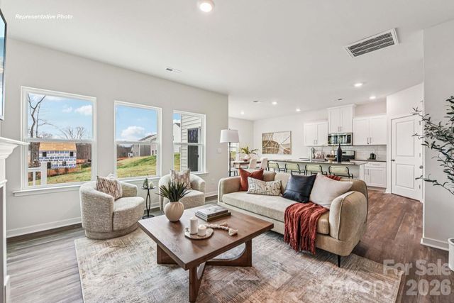 2122 10th Street SE, Hickory, NC 28602