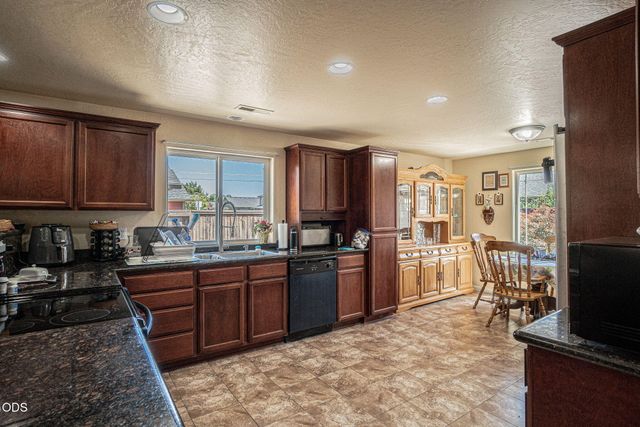 7431 Jerae Place, White City, OR 97503