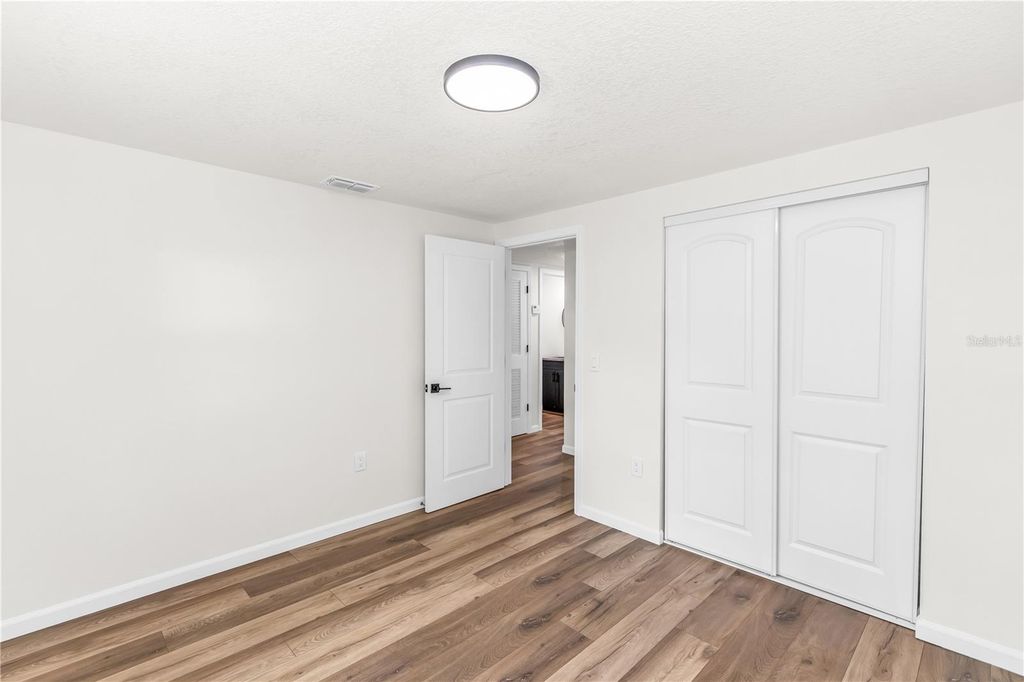 Image 11 of property listing at 18514 SEAFORD AVENUE, Orlando, FL 32820