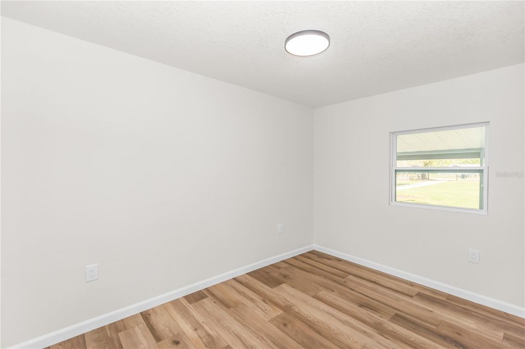 Image 12 of property listing at 18514 SEAFORD AVENUE, Orlando, FL 32820