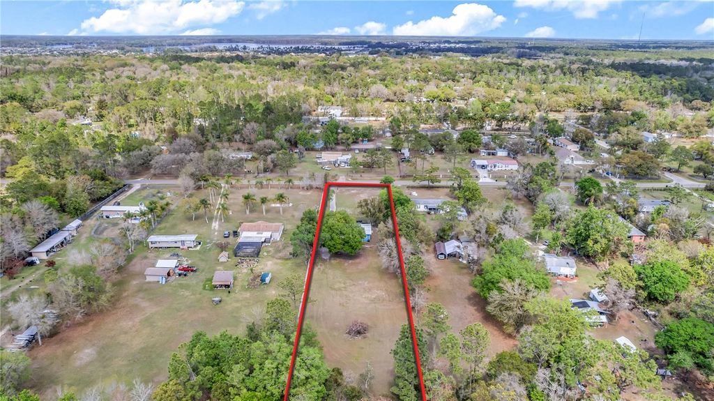 Image 17 of property listing at 18514 SEAFORD AVENUE, Orlando, FL 32820