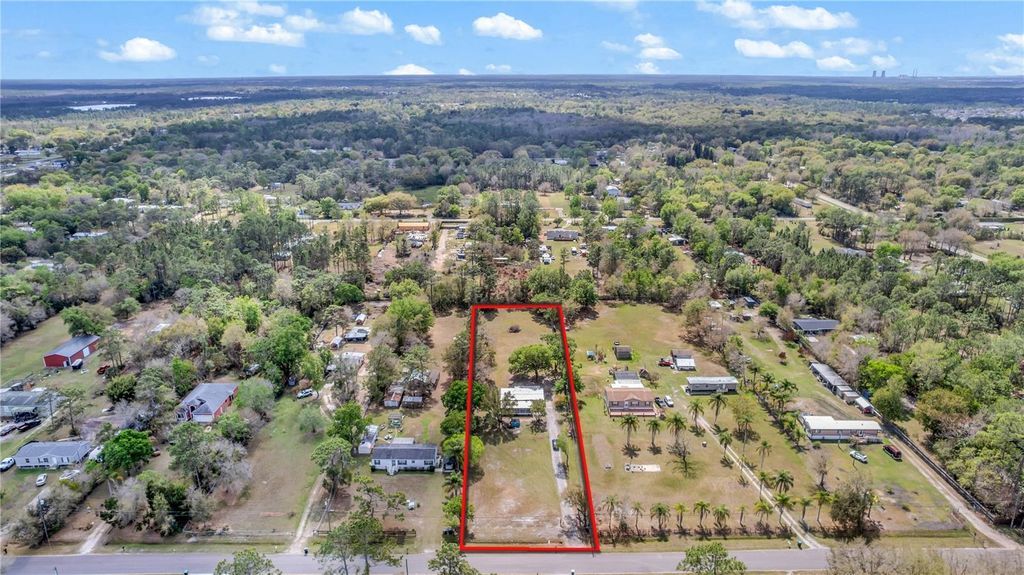 Image 19 of property listing at 18514 SEAFORD AVENUE, Orlando, FL 32820