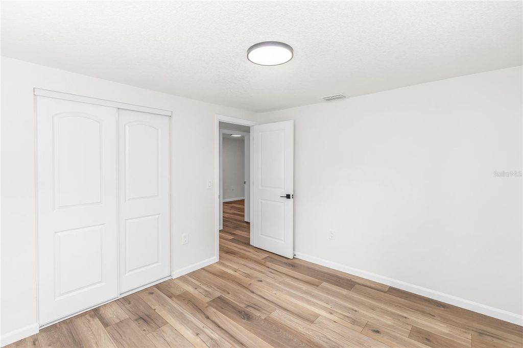 Image 9 of property listing at 18514 SEAFORD AVENUE, Orlando, FL 32820