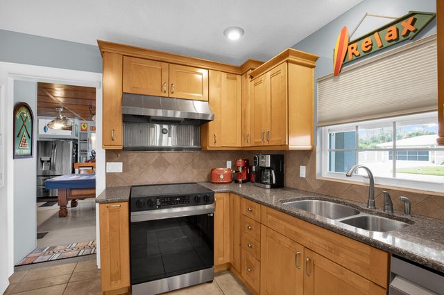 4121 S Roosevelt Point, Homosassa, FL 34448