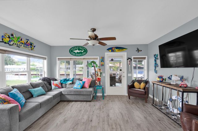 4121 S Roosevelt Point, Homosassa, FL 34448