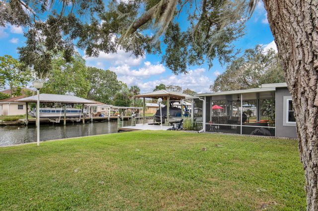 4121 S Roosevelt Point, Homosassa, FL 34448