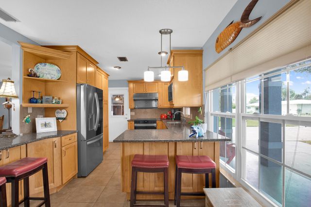 4121 S Roosevelt Point, Homosassa, FL 34448