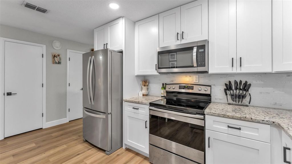 Image 10 of property listing at 631 N NASHUA AVENUE, Fort Meade, FL 33841