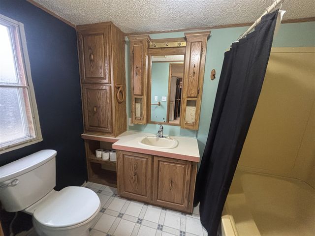 1143 Regina Trail, Wayland, MI 49348