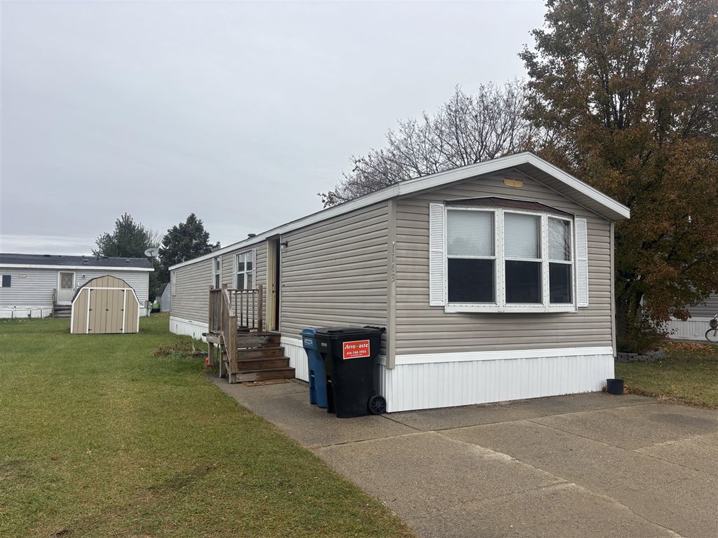 1143 Regina Trail, Wayland, MI 49348