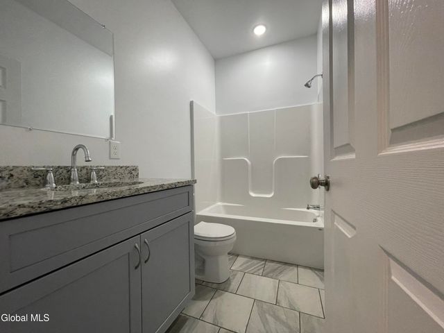 35 Newland Road, Stillwater Village, NY 12170