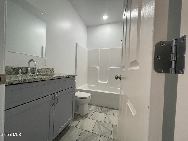 35 Newland Road, Stillwater Village, NY 12170