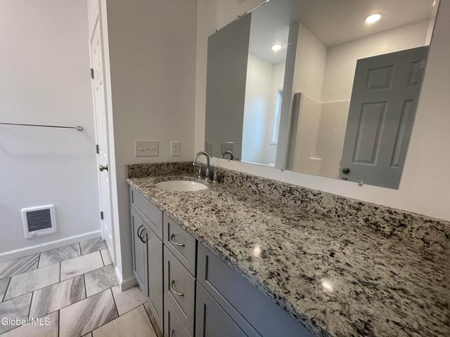 35 Newland Road, Stillwater Village, NY 12170