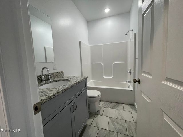 35 Newland Road, Stillwater Village, NY 12170