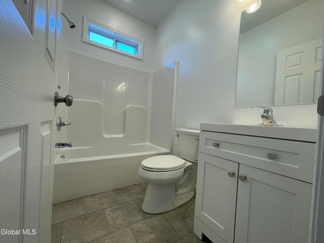 35 Newland Road, Stillwater Village, NY 12170