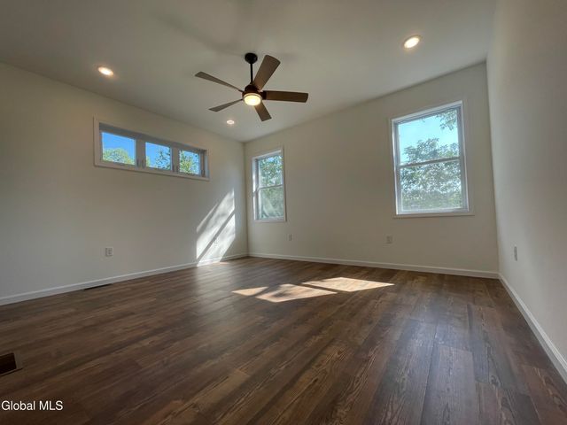 35 Newland Road, Stillwater Village, NY 12170