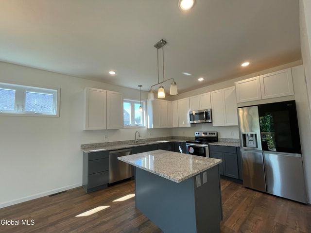 35 Newland Road, Stillwater Village, NY 12170