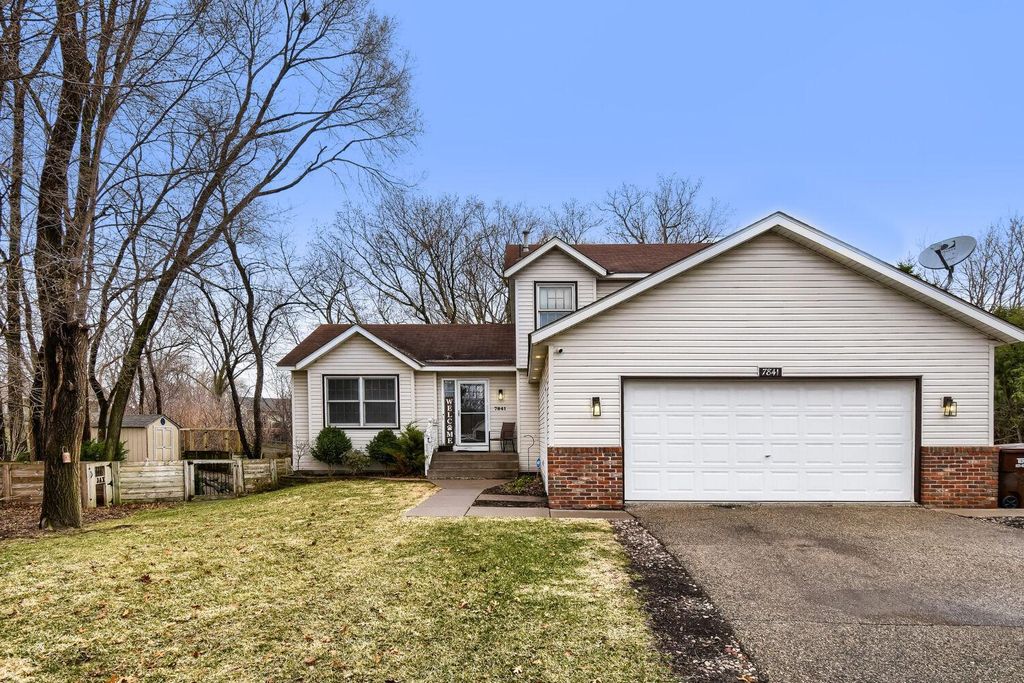 7841 Corey Path, Inver Grove Heights, MN 55076