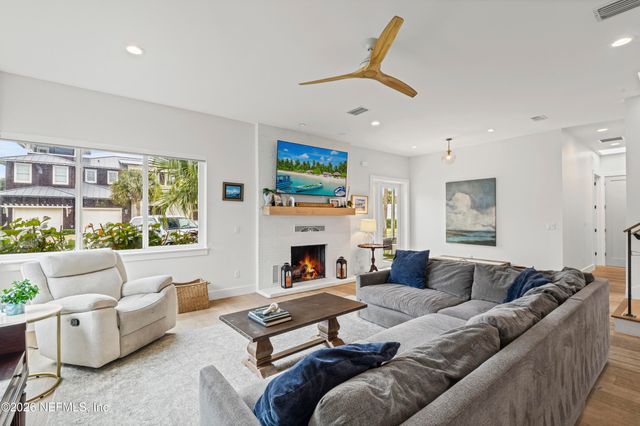 145 8TH Street, Atlantic Beach, FL 32233