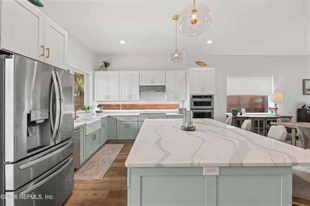 145 8TH Street, Atlantic Beach, FL 32233