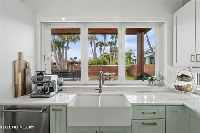 145 8TH Street, Atlantic Beach, FL 32233