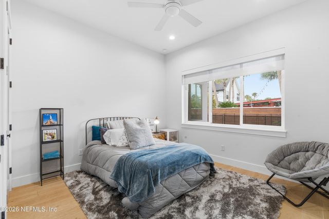 145 8TH Street, Atlantic Beach, FL 32233