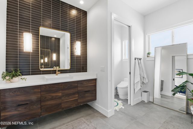 145 8TH Street, Atlantic Beach, FL 32233