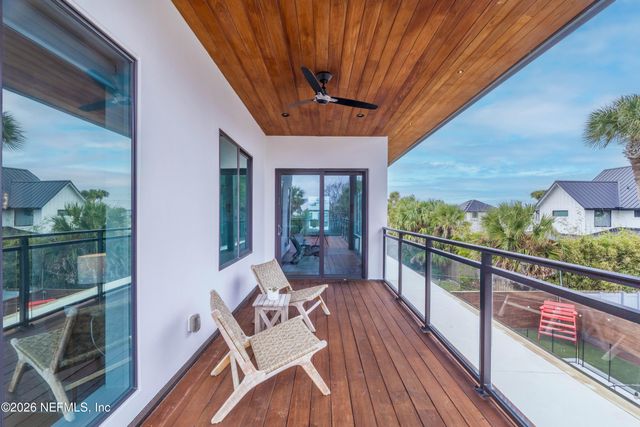 145 8TH Street, Atlantic Beach, FL 32233