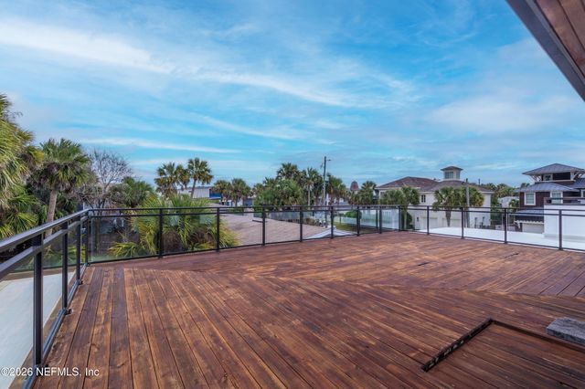 145 8TH Street, Atlantic Beach, FL 32233
