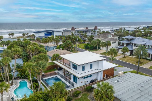 145 8TH Street, Atlantic Beach, FL 32233