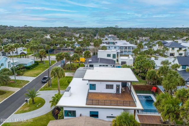 145 8TH Street, Atlantic Beach, FL 32233