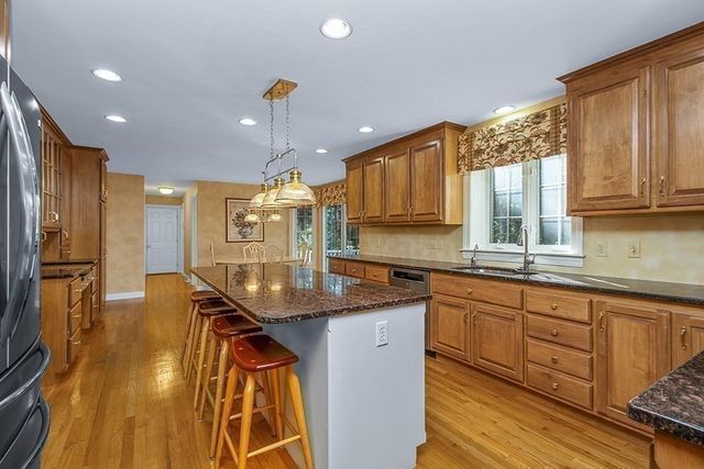 4 Dorset Drive, Walpole, MA 02032