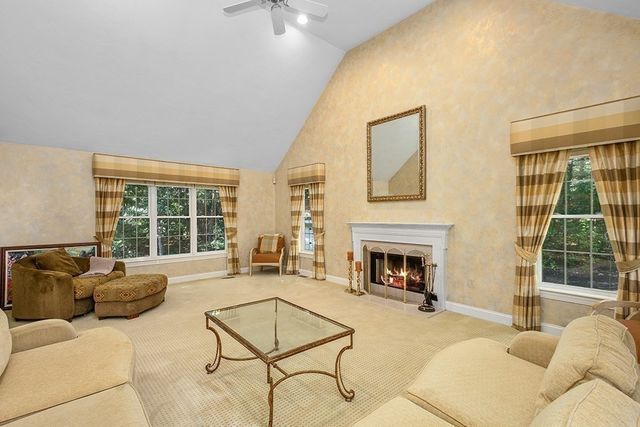4 Dorset Drive, Walpole, MA 02032