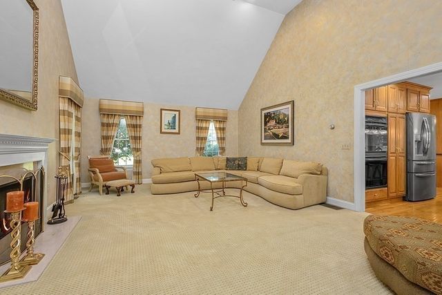 4 Dorset Drive, Walpole, MA 02032