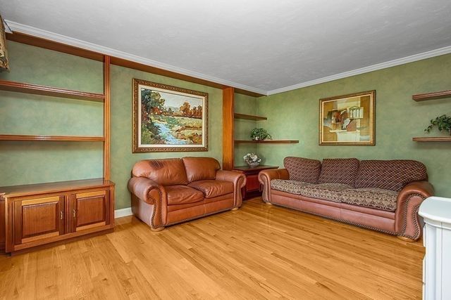 4 Dorset Drive, Walpole, MA 02032