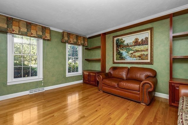 4 Dorset Drive, Walpole, MA 02032