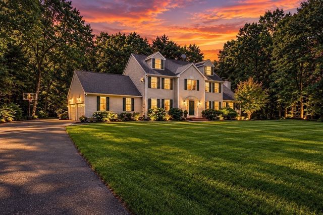 4 Dorset Drive, Walpole, MA 02032