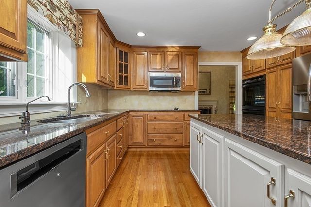 4 Dorset Drive, Walpole, MA 02032