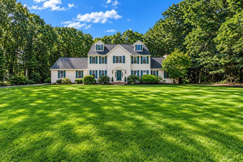 4 Dorset Drive, Walpole, MA 02032
