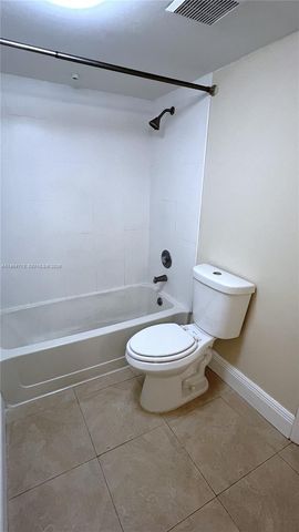 2860 N Oakland Forest Dr CLUB2, Oakland Park, FL 33309