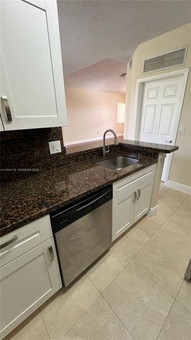 2860 N Oakland Forest Dr CLUB2, Oakland Park, FL 33309