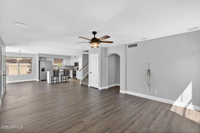 2208 S PEPPERTREE Court, Gilbert, AZ 85295
