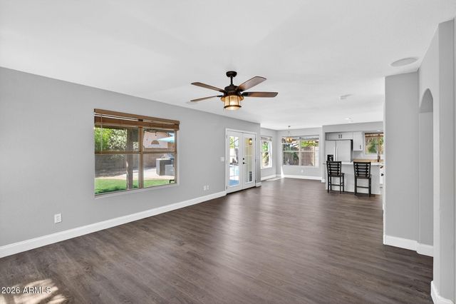 2208 S PEPPERTREE Court, Gilbert, AZ 85295