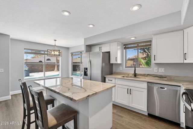 2208 S PEPPERTREE Court, Gilbert, AZ 85295