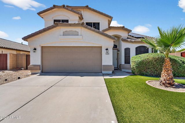 2208 S PEPPERTREE Court, Gilbert, AZ 85295