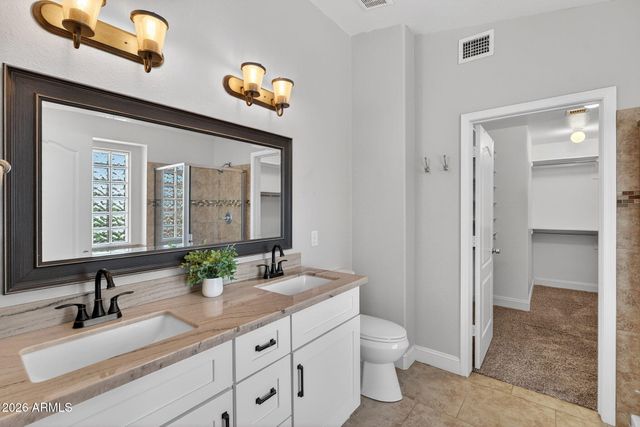 2208 S PEPPERTREE Court, Gilbert, AZ 85295