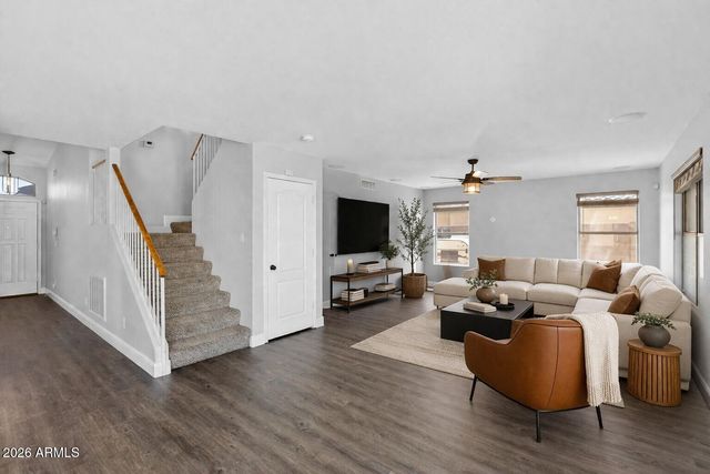 2208 S PEPPERTREE Court, Gilbert, AZ 85295