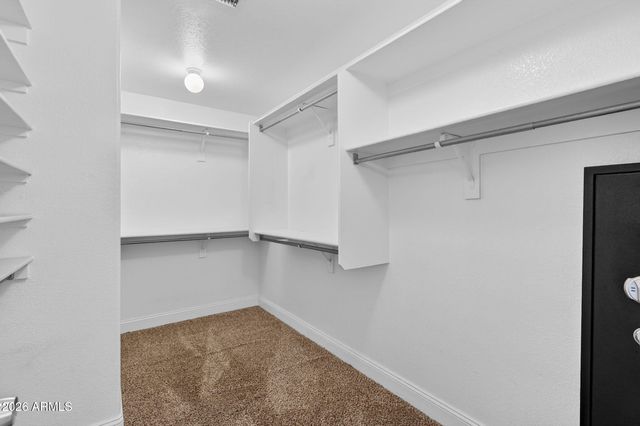 2208 S PEPPERTREE Court, Gilbert, AZ 85295