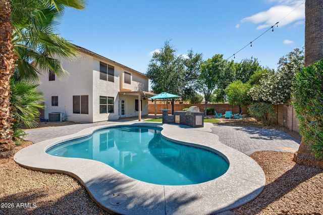 2208 S PEPPERTREE Court, Gilbert, AZ 85295